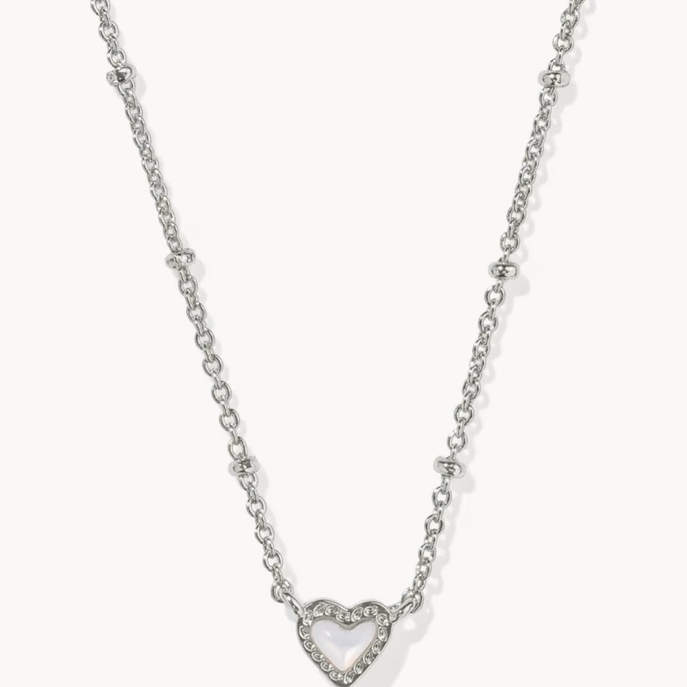 NWT Kendra Scott Mini Ari Heart Satellite Pendant Necklace in Mother of Pearl - Picture 9 of 15